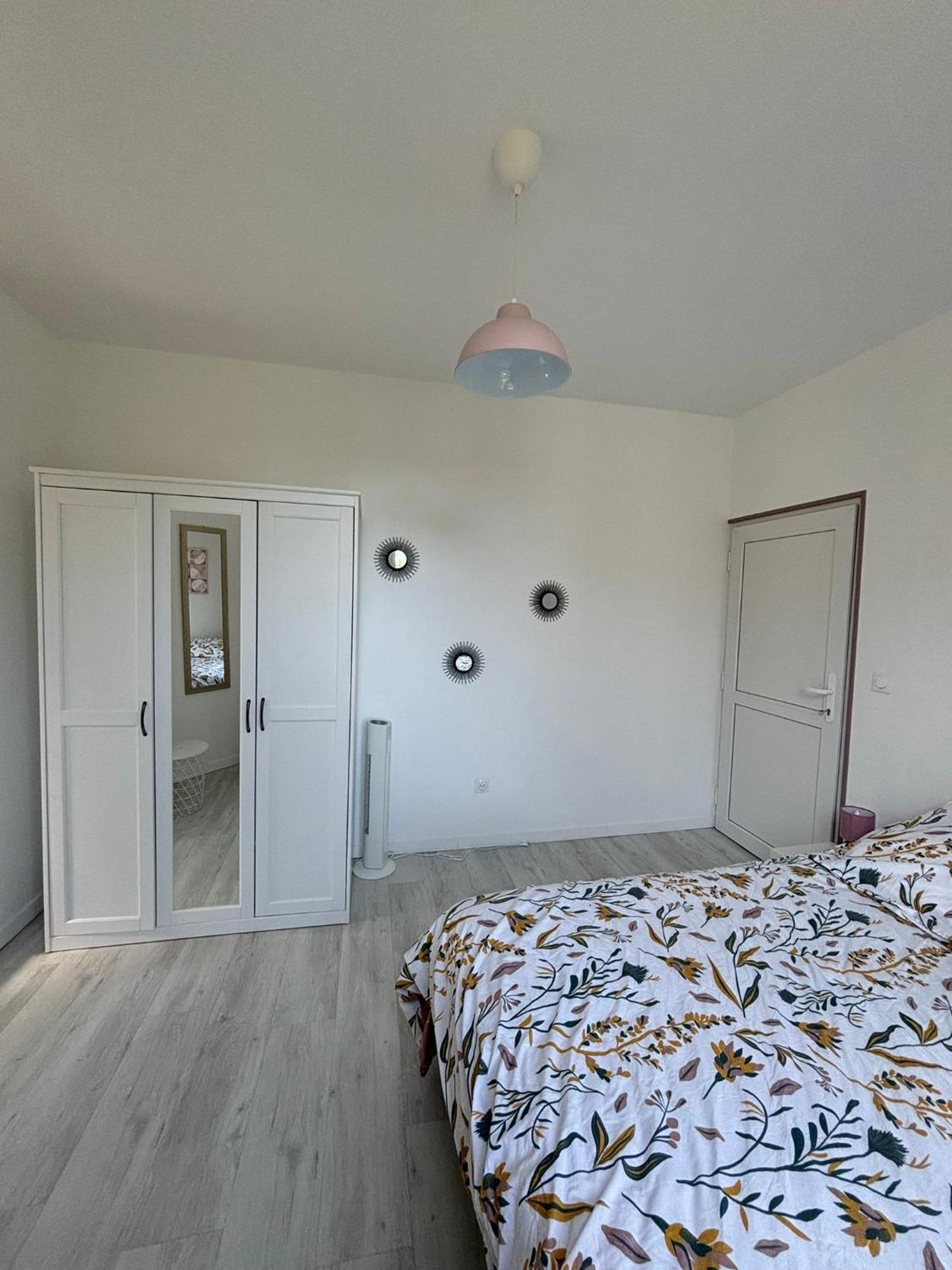 Pink Cosy Apartment Louviers Exterior photo