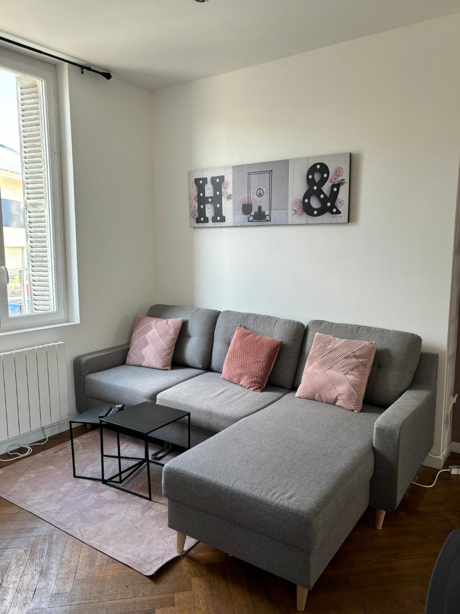 Pink Cosy Apartment Louviers Exterior photo