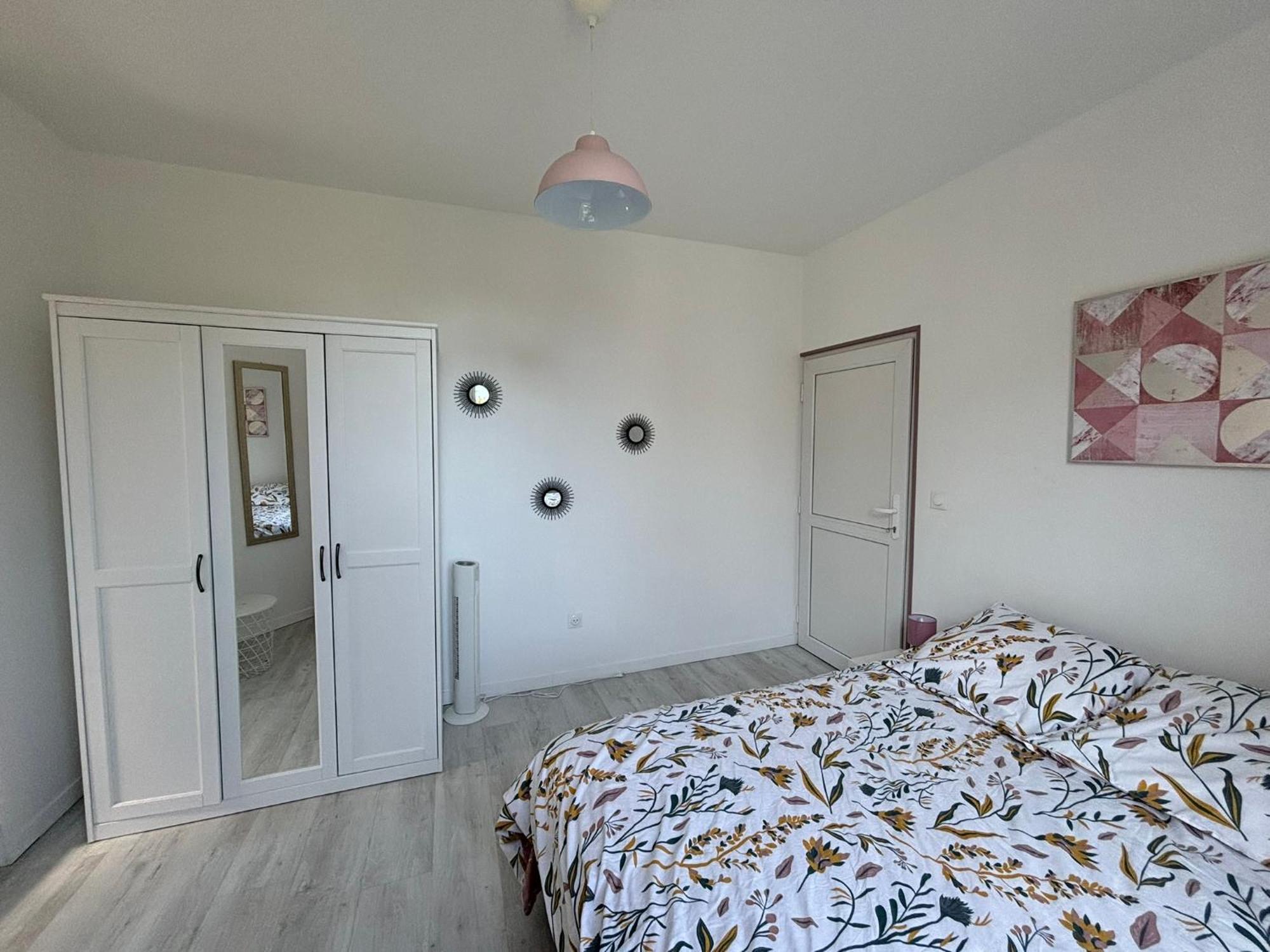Pink Cosy Apartment Louviers Exterior photo